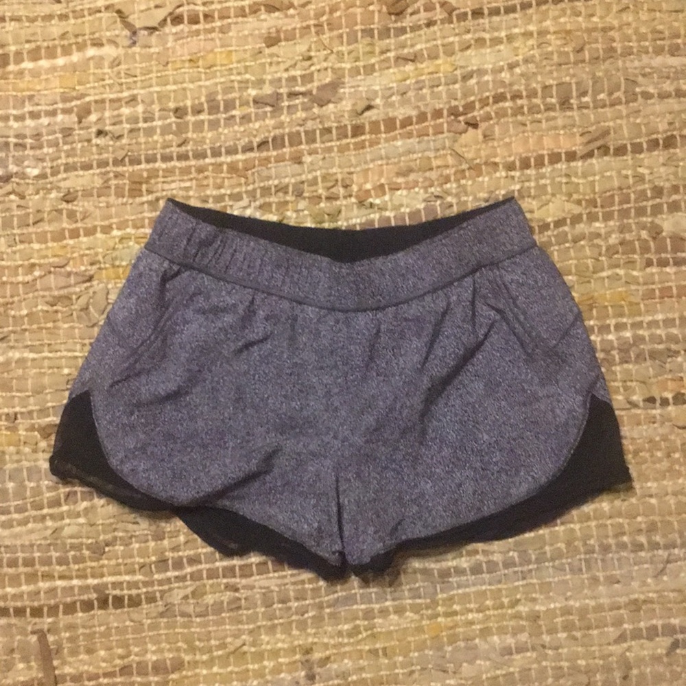 Reversible black and gray lululemom shorts size 6